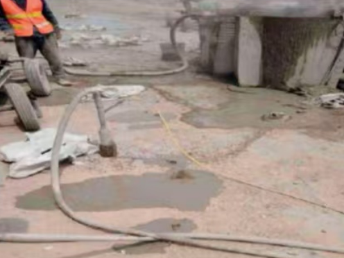 大田镇水泥混凝土路面板底注浆技术 路面脱空注浆整治方案